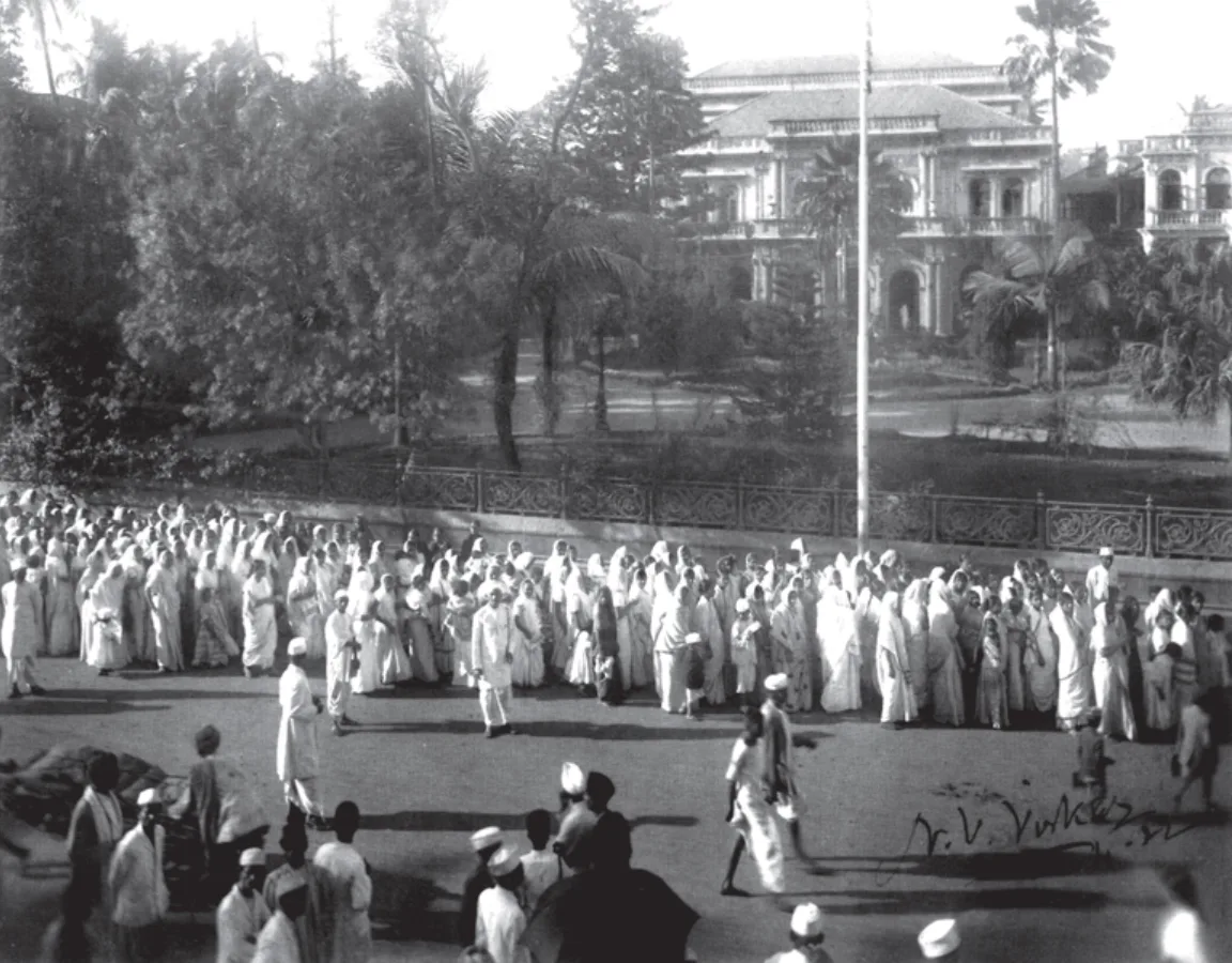 Women taking active part in nationalist processions during civil disobedience
